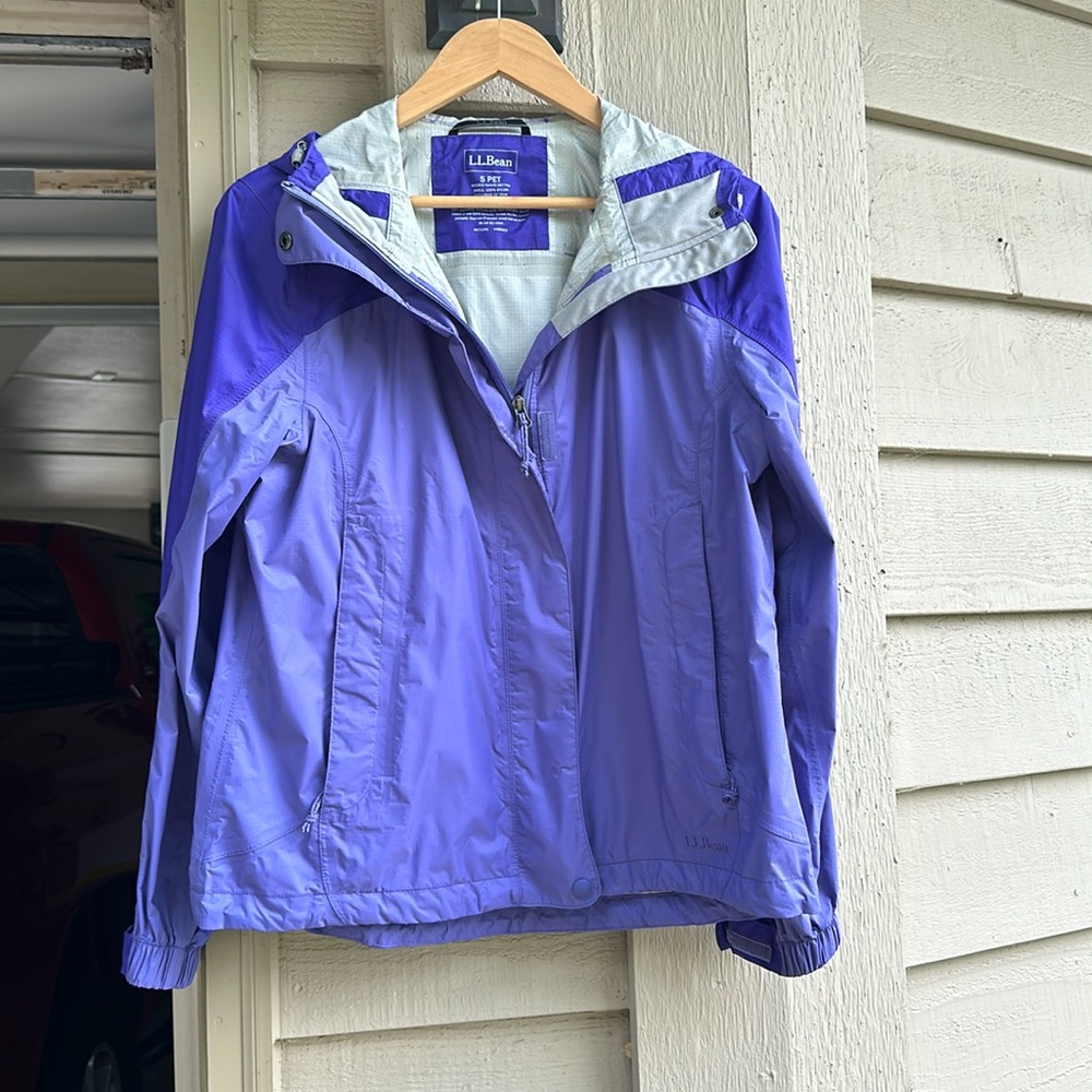 Womens LLBean raincoat
